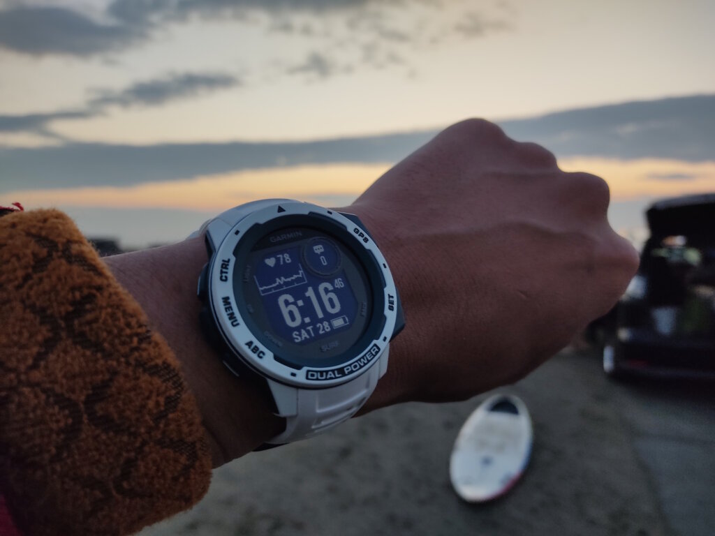 サーフィンを計測できる Garmin Instinct Dual Power Surf Edition を使ってみた